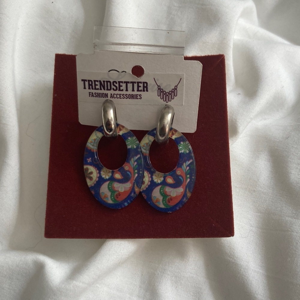 Trendsetter‎ Earrings Women OS Blue Silver Paisley Floral Oval Drop Boho Hoop